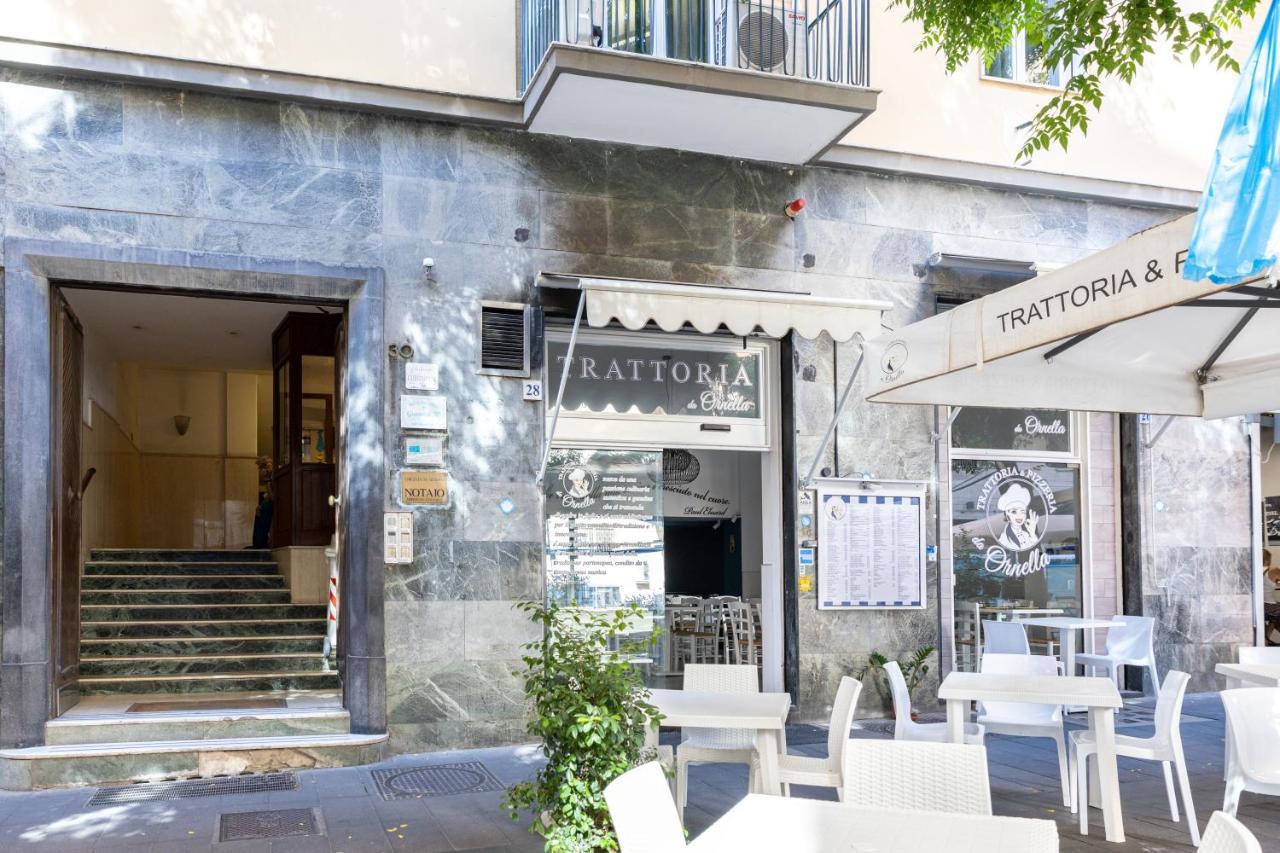 Partenope Guest House Napoli Bagian luar foto