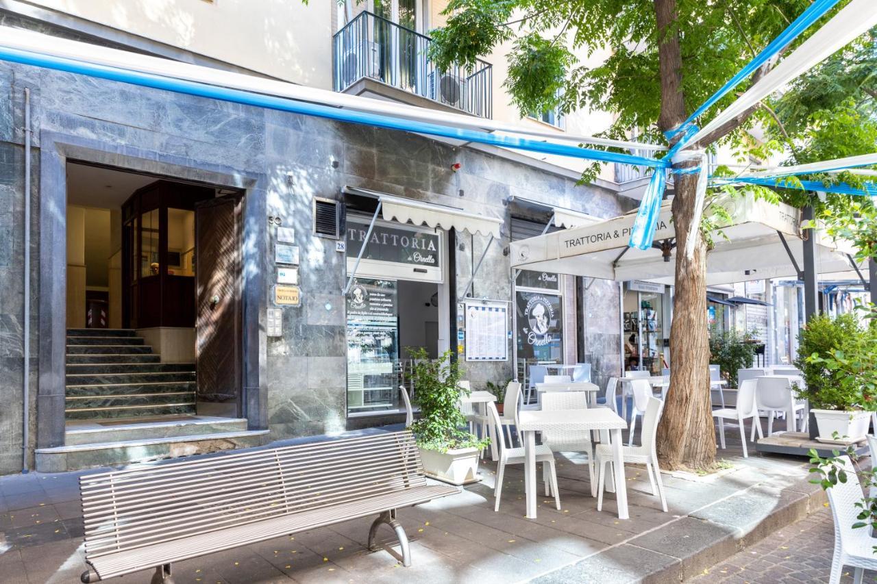 Partenope Guest House Napoli Bagian luar foto