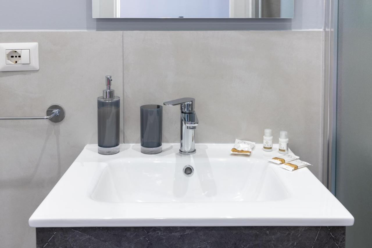 Partenope Guest House Napoli Bagian luar foto