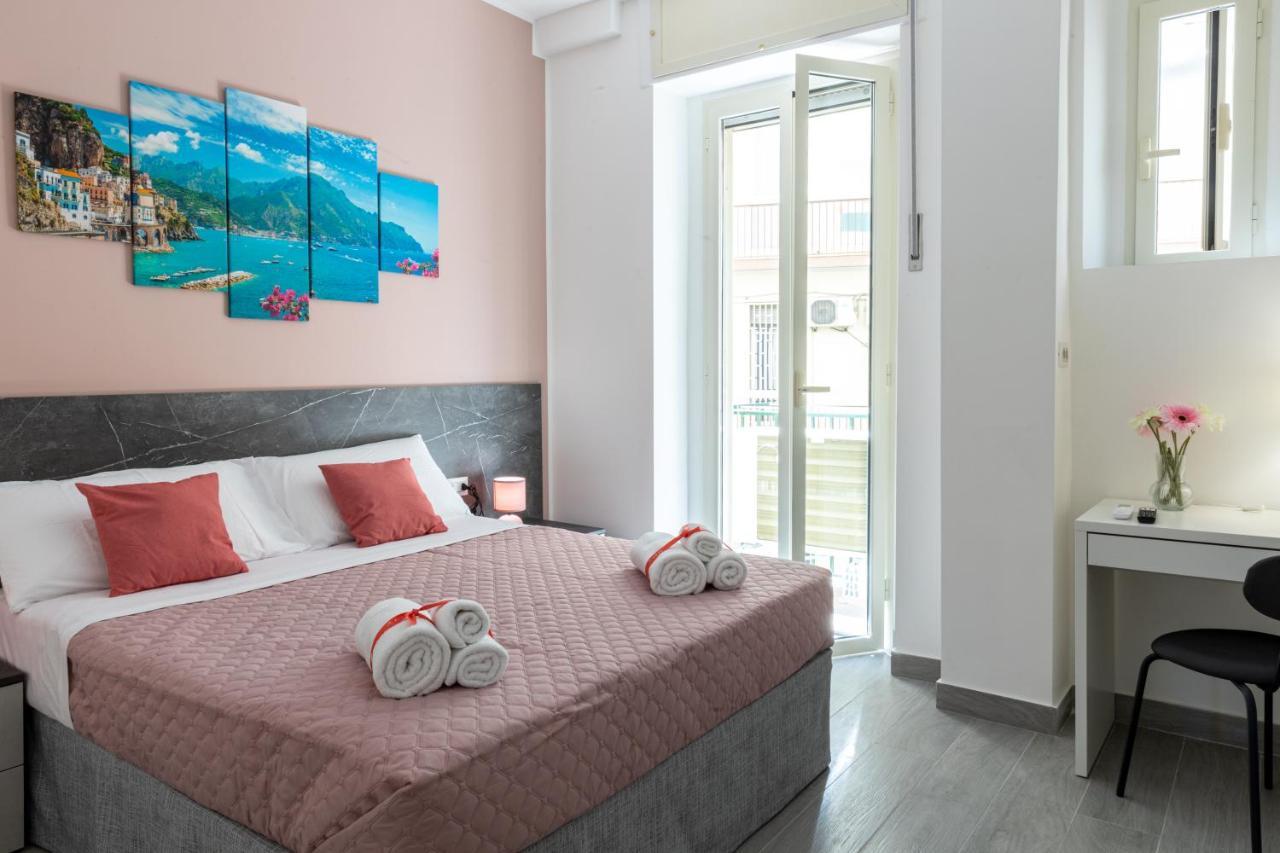 Partenope Guest House Napoli Bagian luar foto