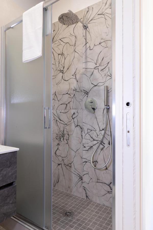 Partenope Guest House Napoli Bagian luar foto