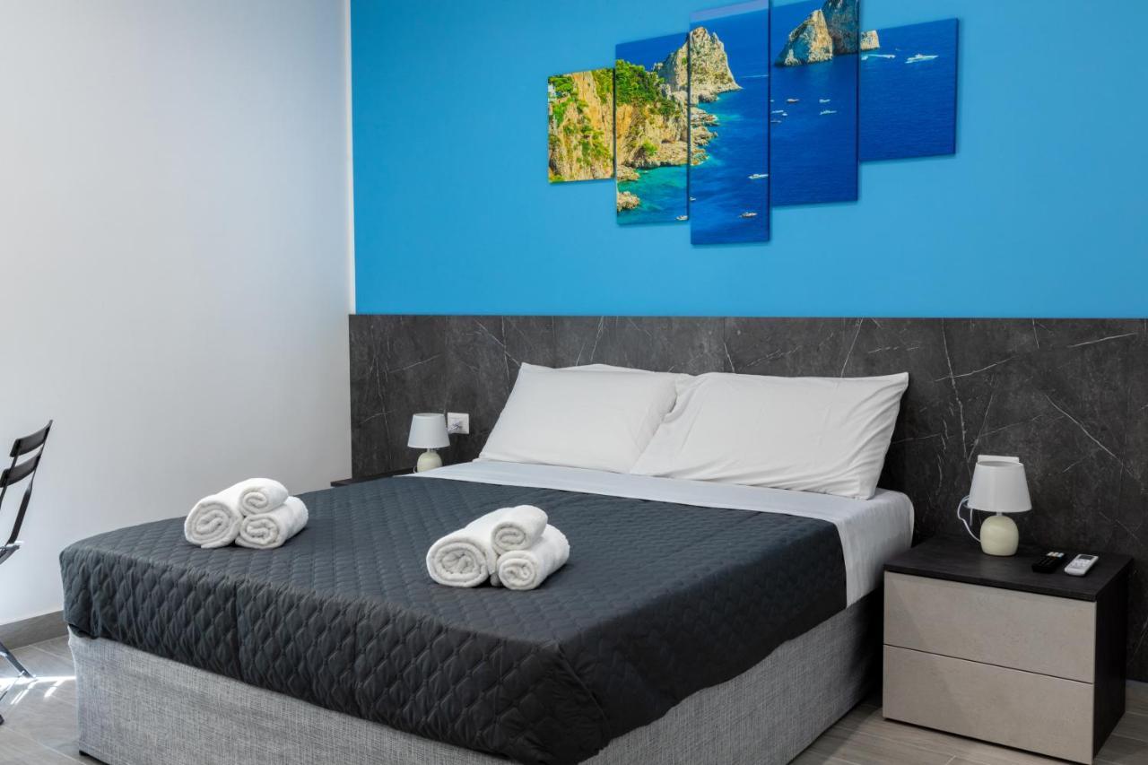 Partenope Guest House Napoli Bagian luar foto