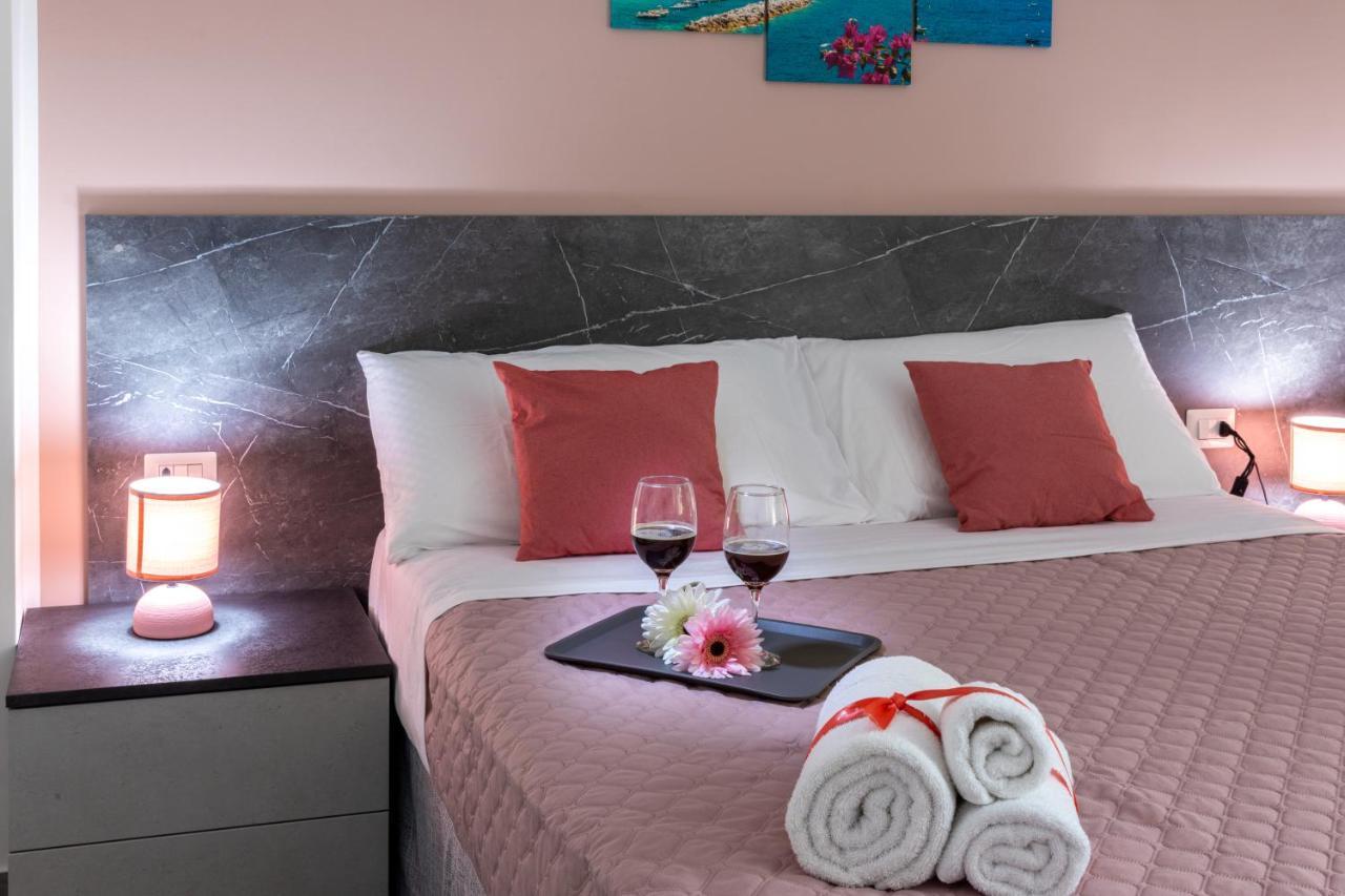 Partenope Guest House Napoli Bagian luar foto