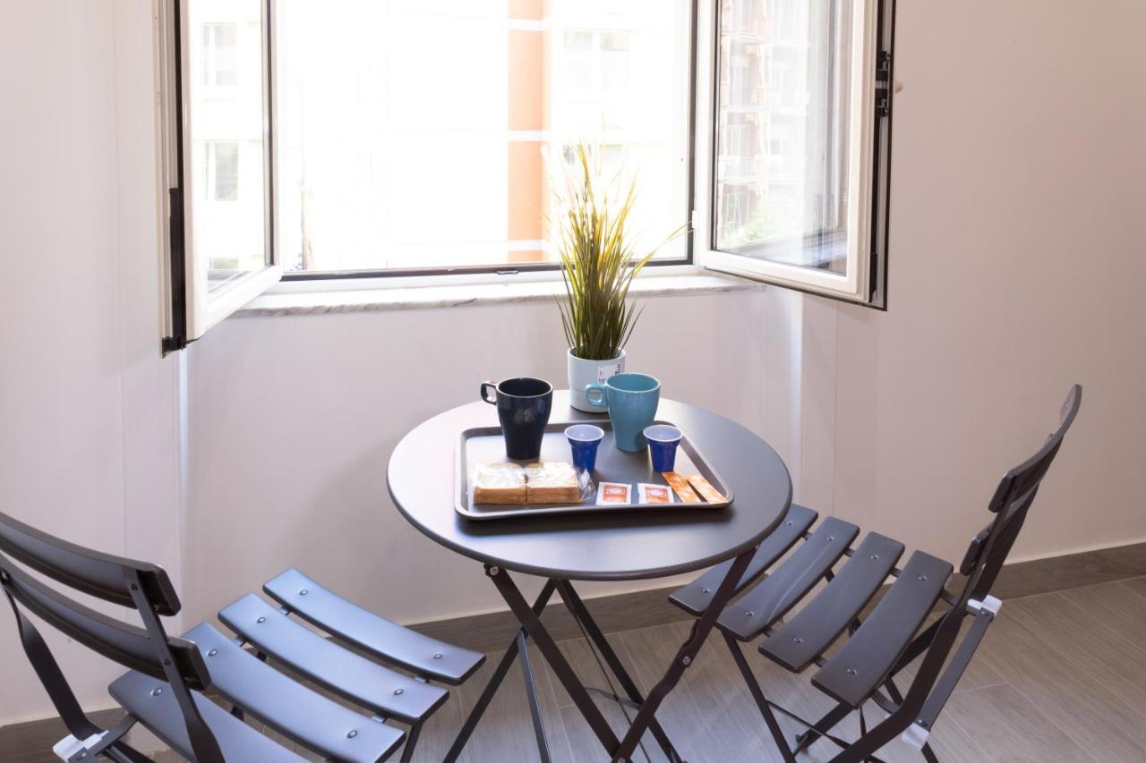 Partenope Guest House Napoli Bagian luar foto